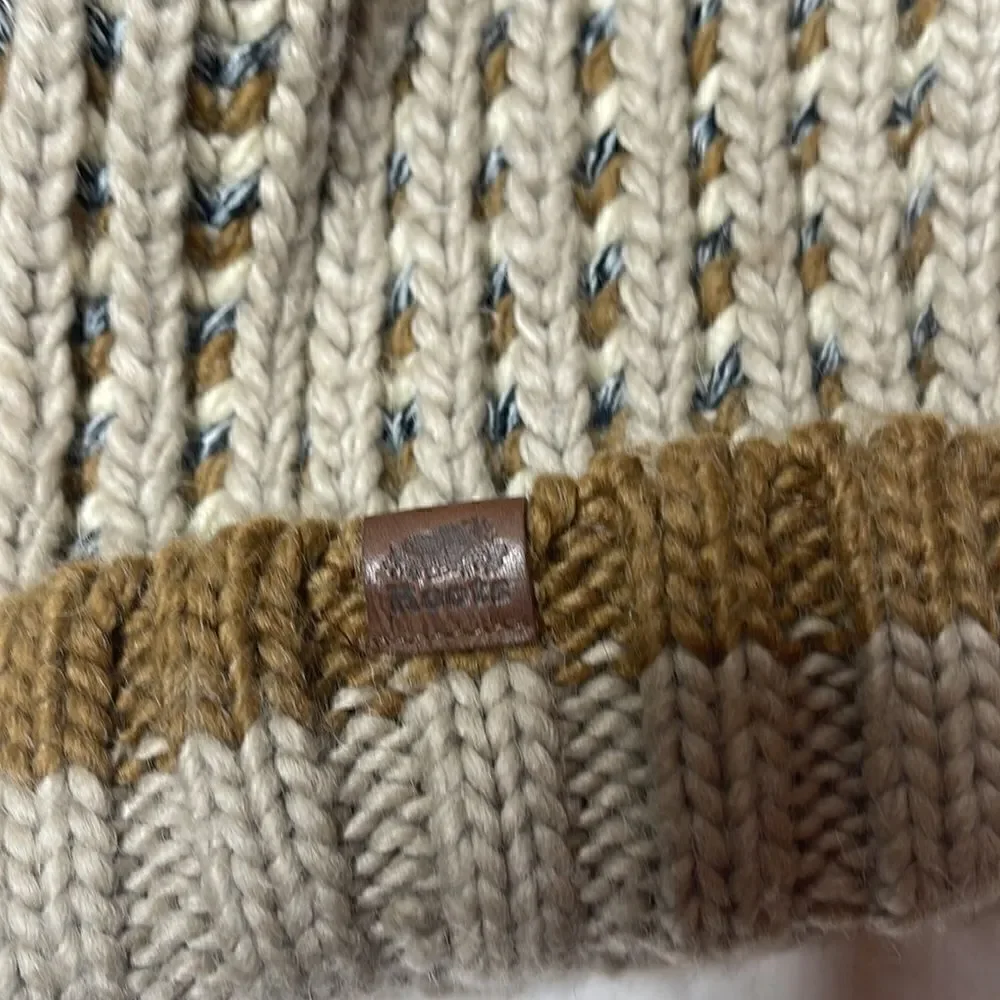 Roots Canada‎ Beige/Tan Chunky Knit Pom Pom Wool Blend Hat And Mittens.